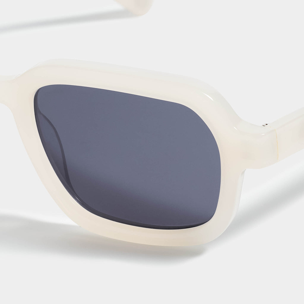 Dreamgaze II – Milky Beige / Gray