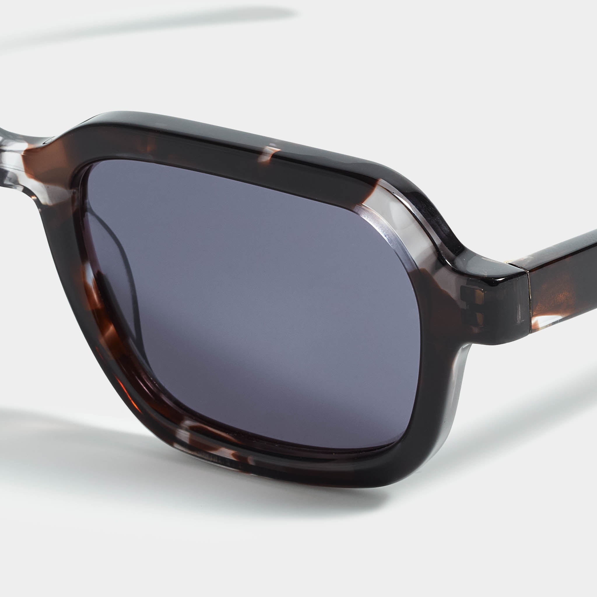 Dreamgaze II – Brown Gray / Gray