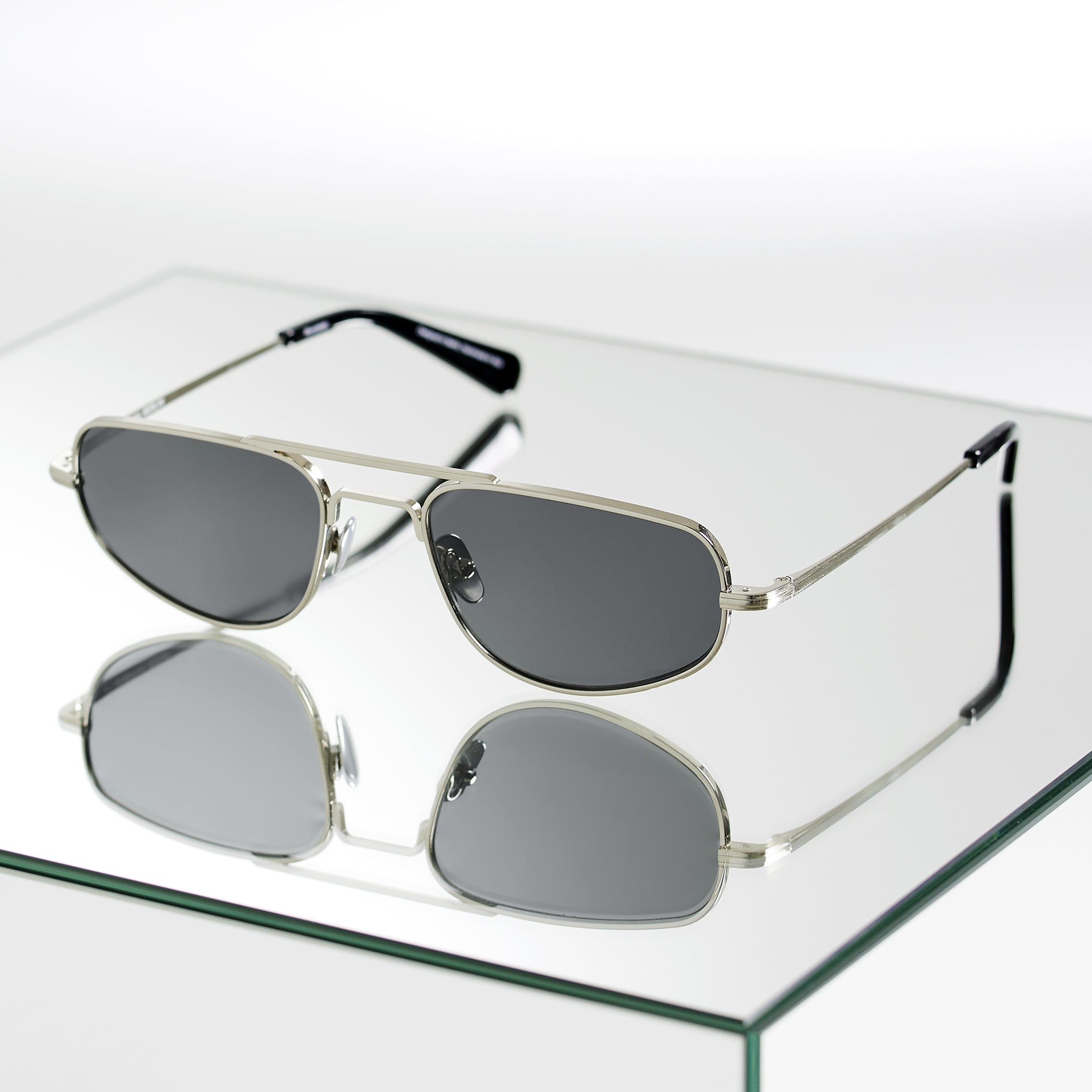 Yacht Rock Silver Black Gray - Lilienthal Berlin