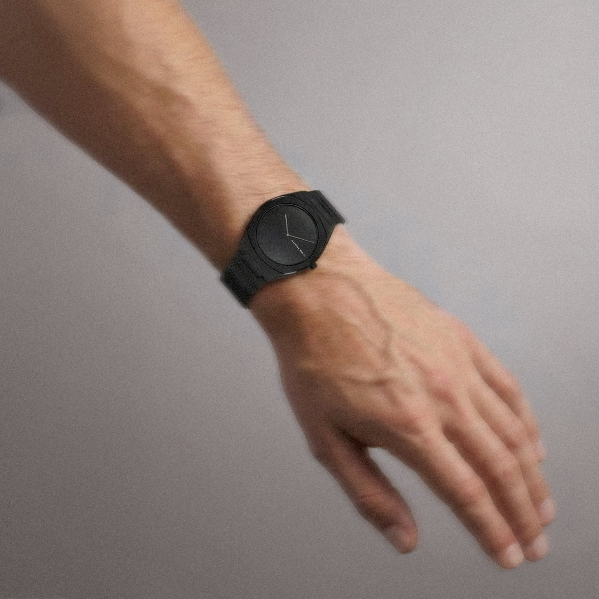 Nuvora – Mono Black